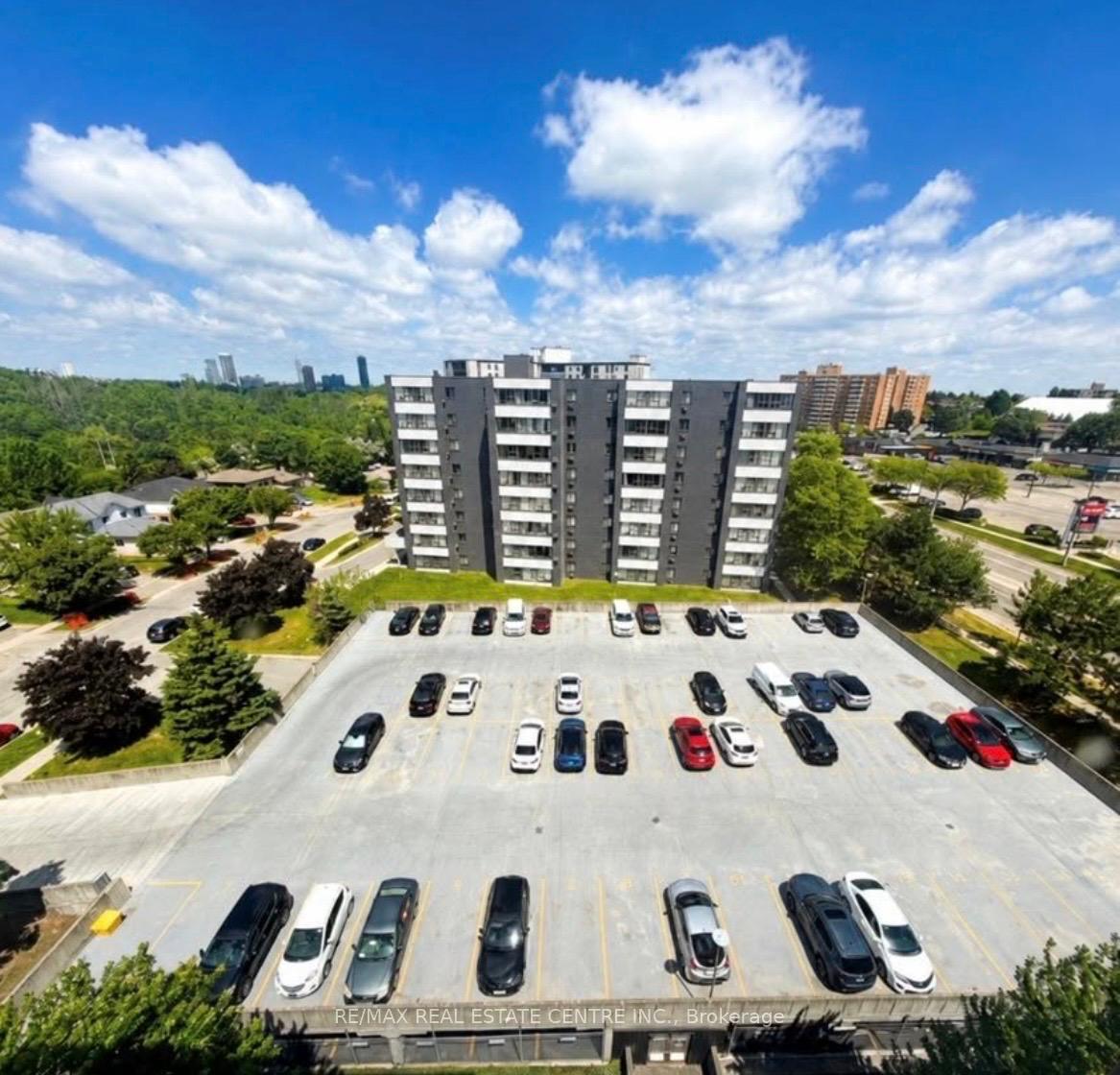 Photo 6 of Unit 804, 65 Highland Crescent, Kitchener, Victoria Hills — HOMEH