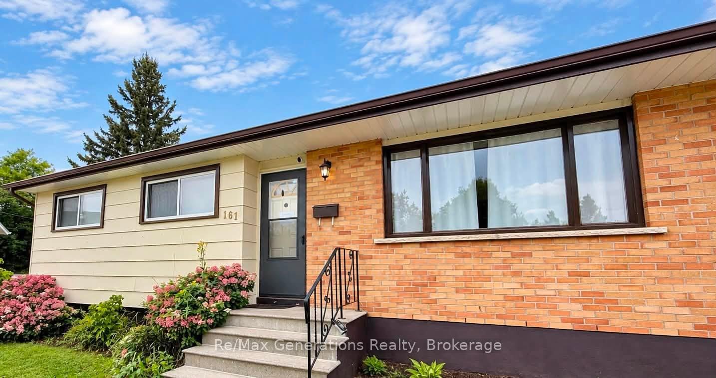 Photo 2 of 161 Newberry Crescent, Thunder Bay, Northwood Park — HOMEH