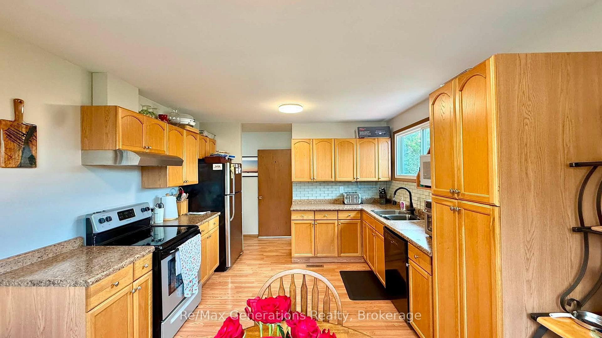 Photo 7 of 161 Newberry Crescent, Thunder Bay, Northwood Park — HOMEH