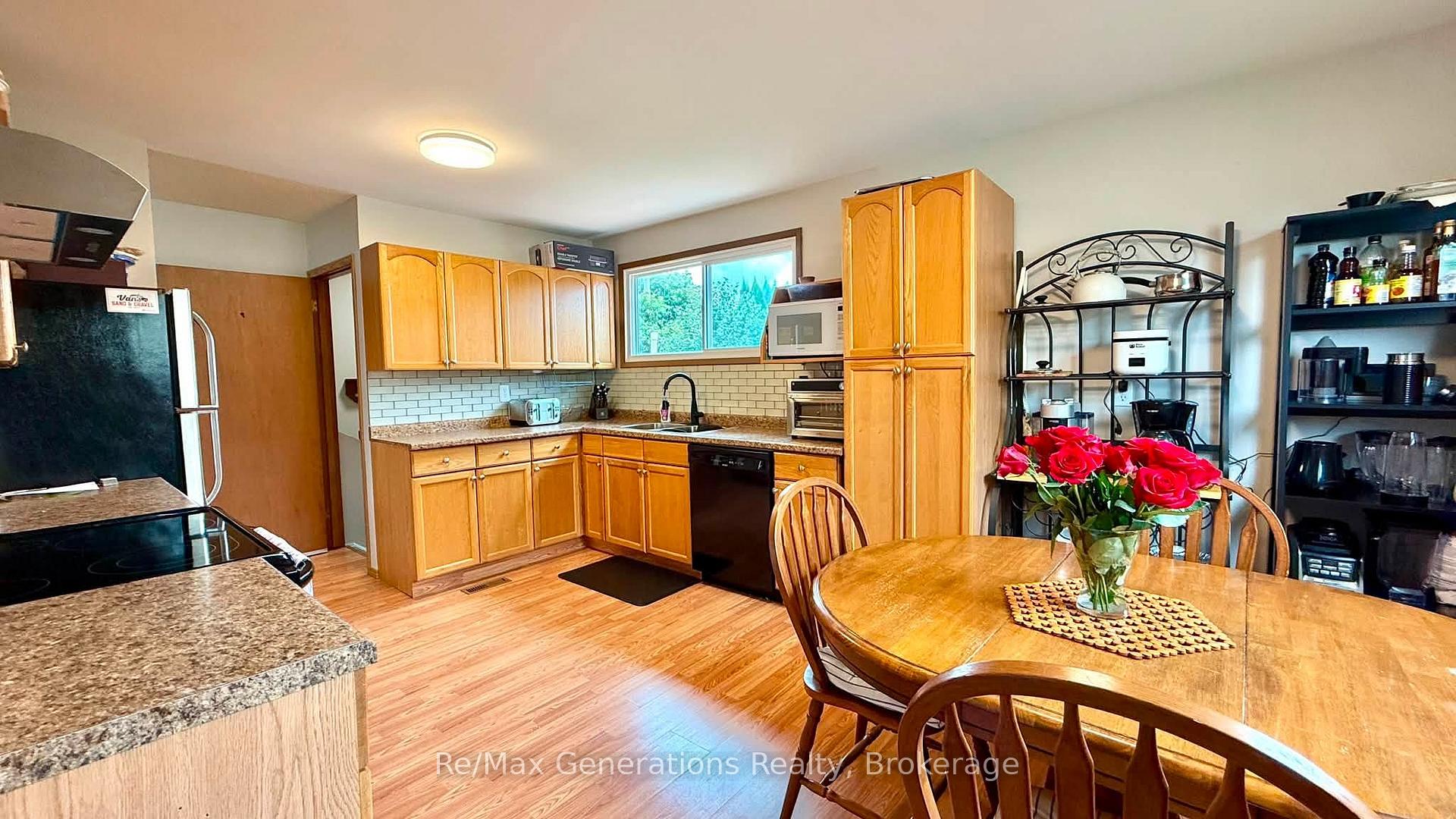 Photo 8 of 161 Newberry Crescent, Thunder Bay, Northwood Park — HOMEH