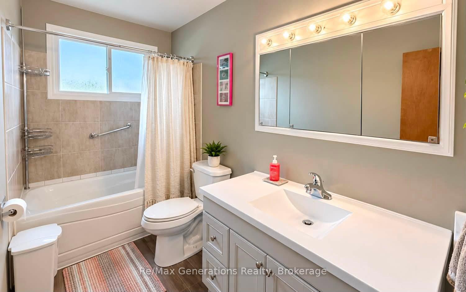 Photo 13 of 161 Newberry Crescent, Thunder Bay, Northwood Park — HOMEH