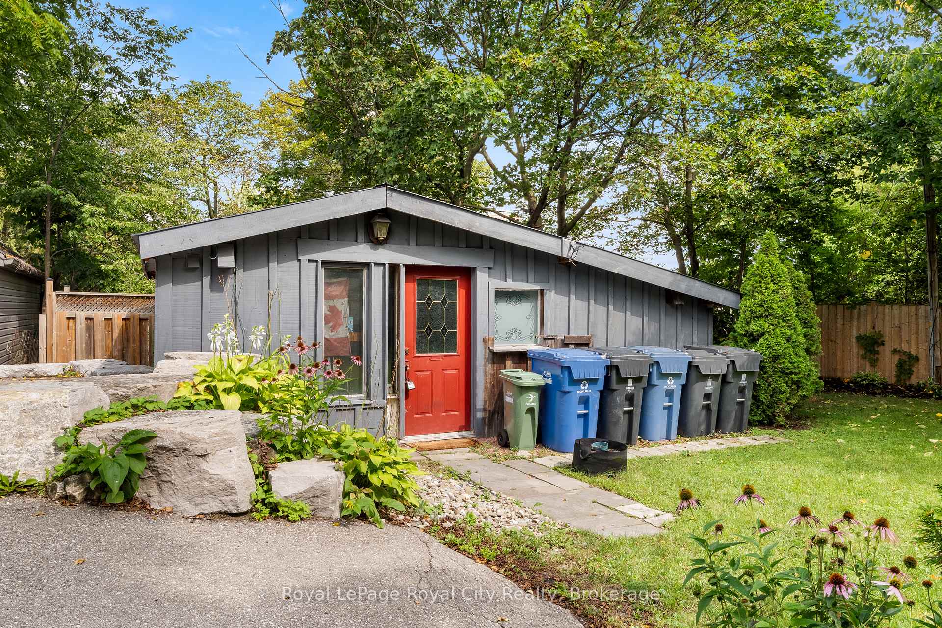 Photo 3 of 12 Foster Avenue, Guelph, Downtown — HOMEH