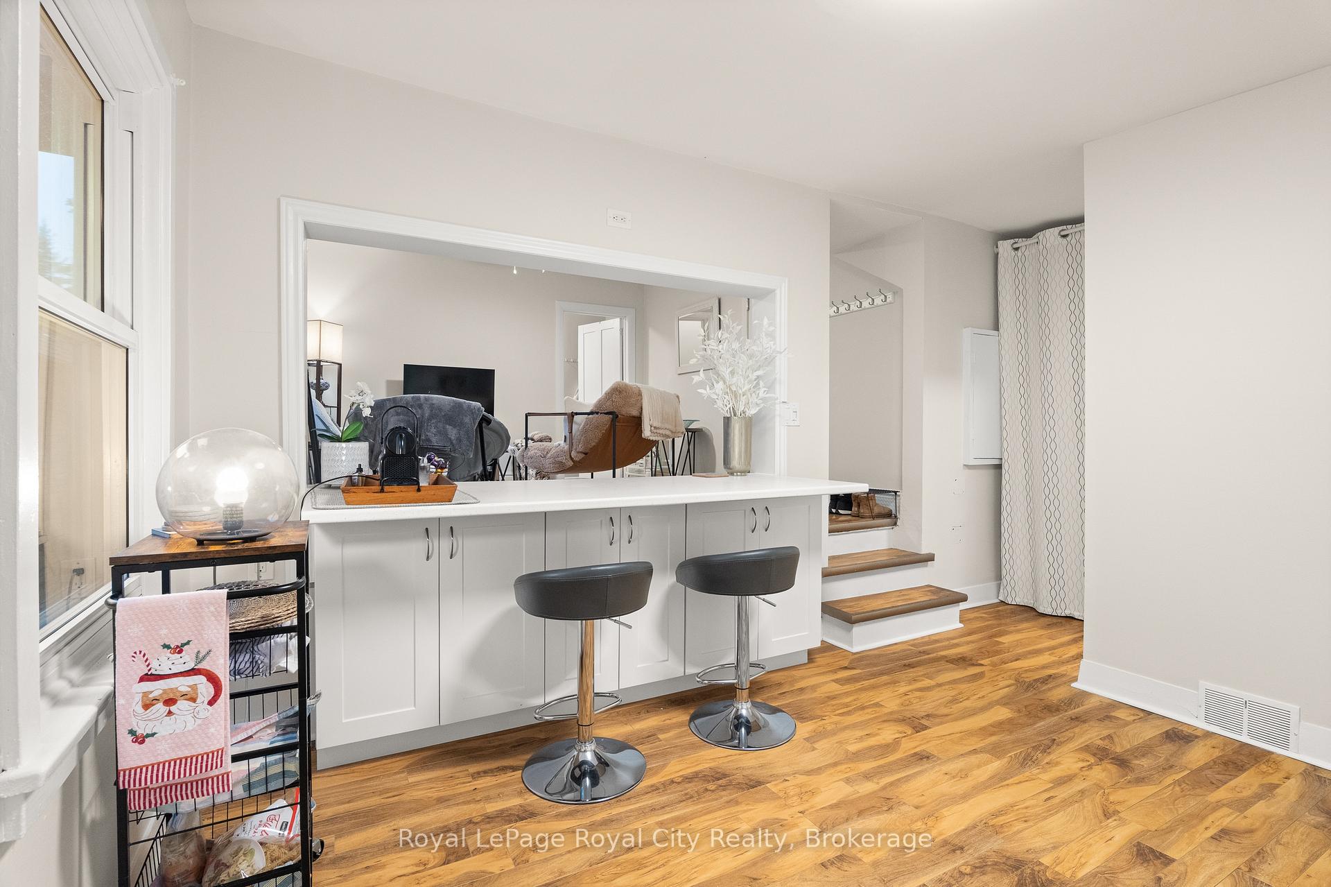 Photo 8 of 12 Foster Avenue, Guelph, Downtown — HOMEH