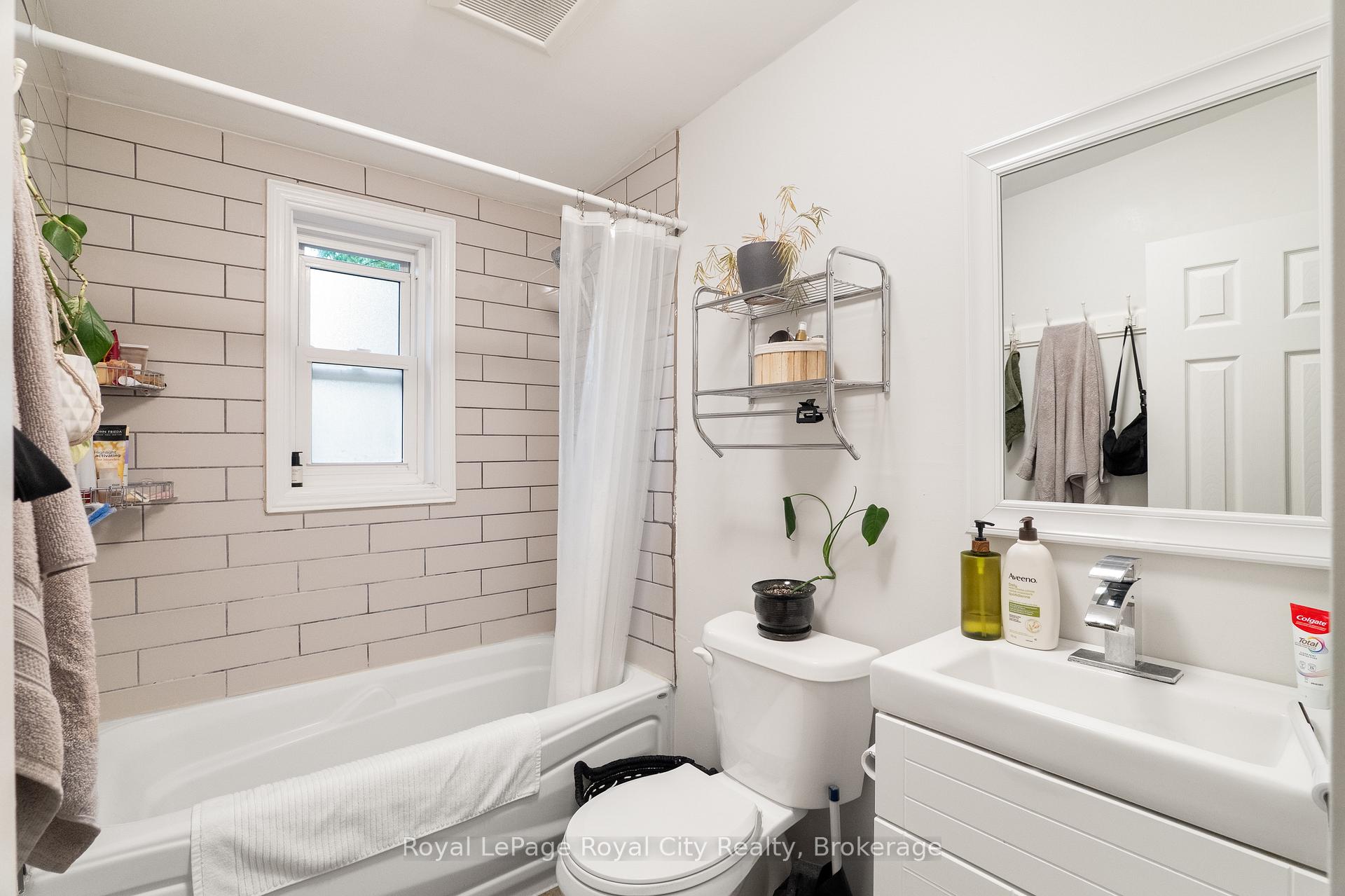 Photo 17 of 12 Foster Avenue, Guelph, Downtown — HOMEH
