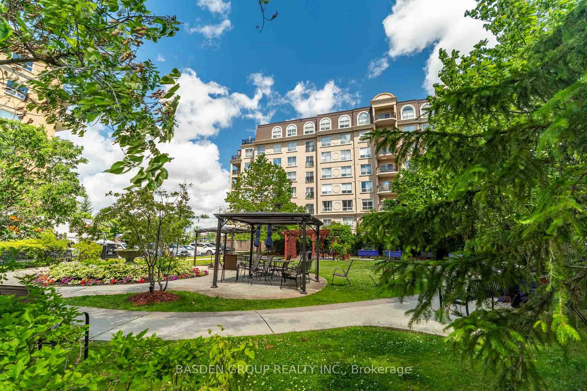 Photo 2 of Unit 309, 1 Maison Parc Court, Vaughan, Lakeview Estates — HOMEH