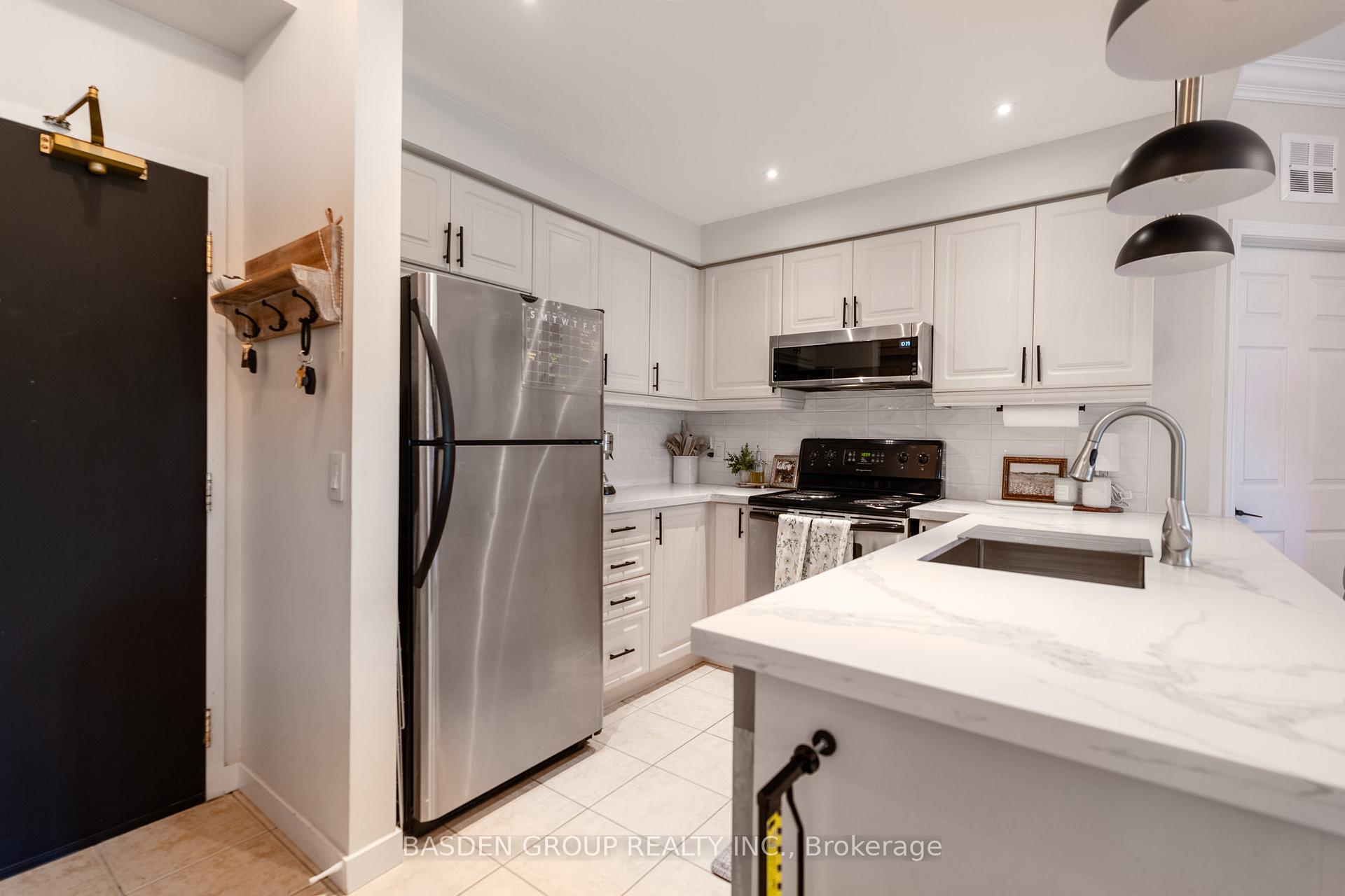 Photo 10 of Unit 309, 1 Maison Parc Court, Vaughan, Lakeview Estates — HOMEH