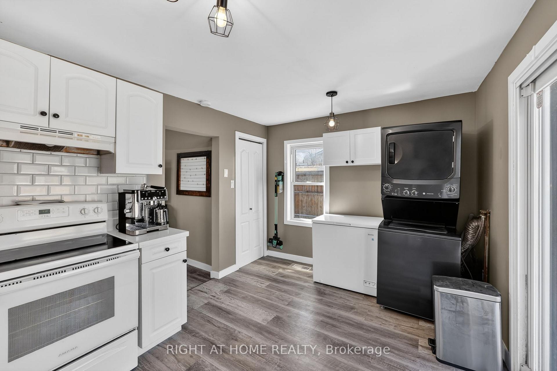 Photo 9 of 314 Bay Street, Midland — HOMEH