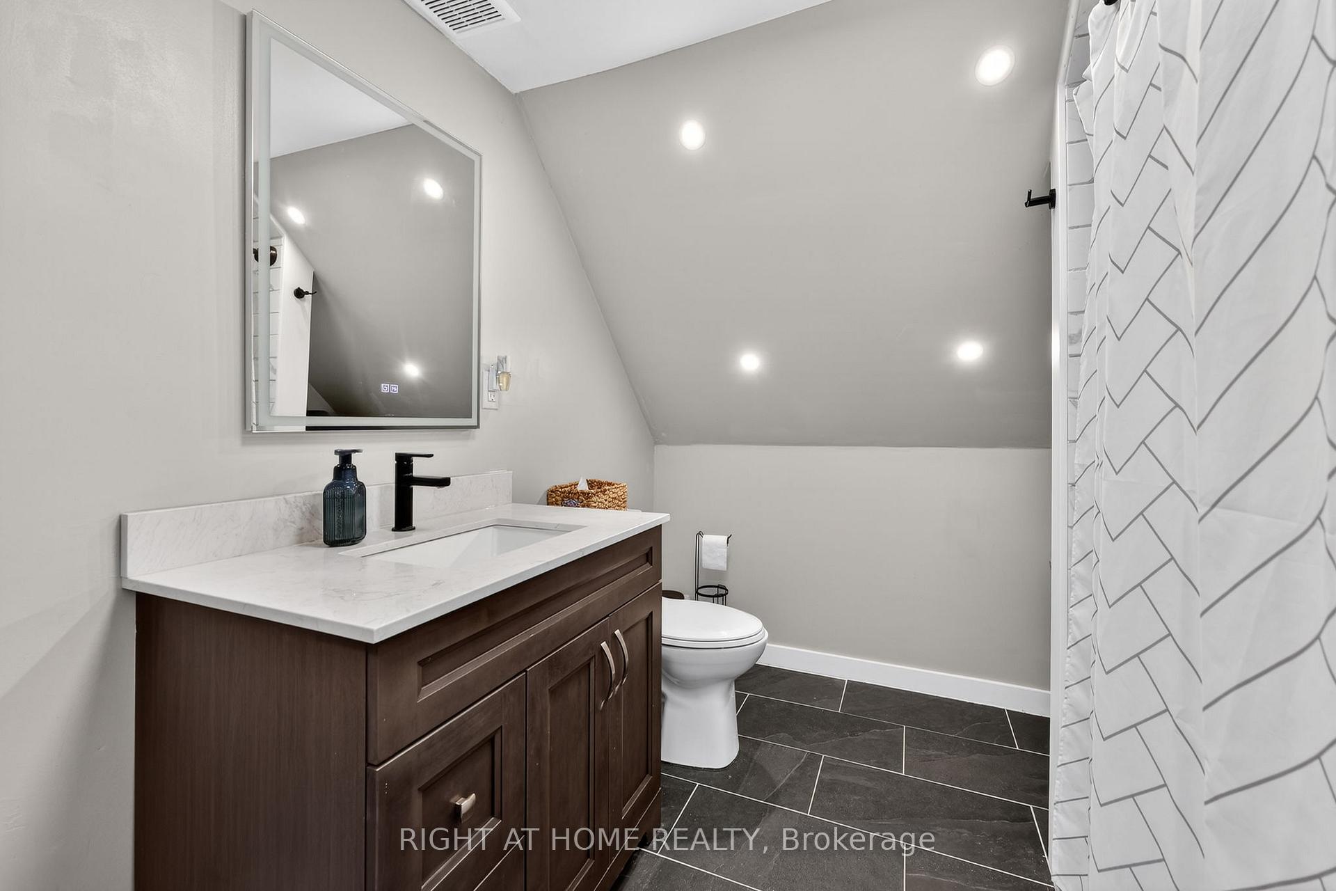 Photo 12 of 314 Bay Street, Midland — HOMEH