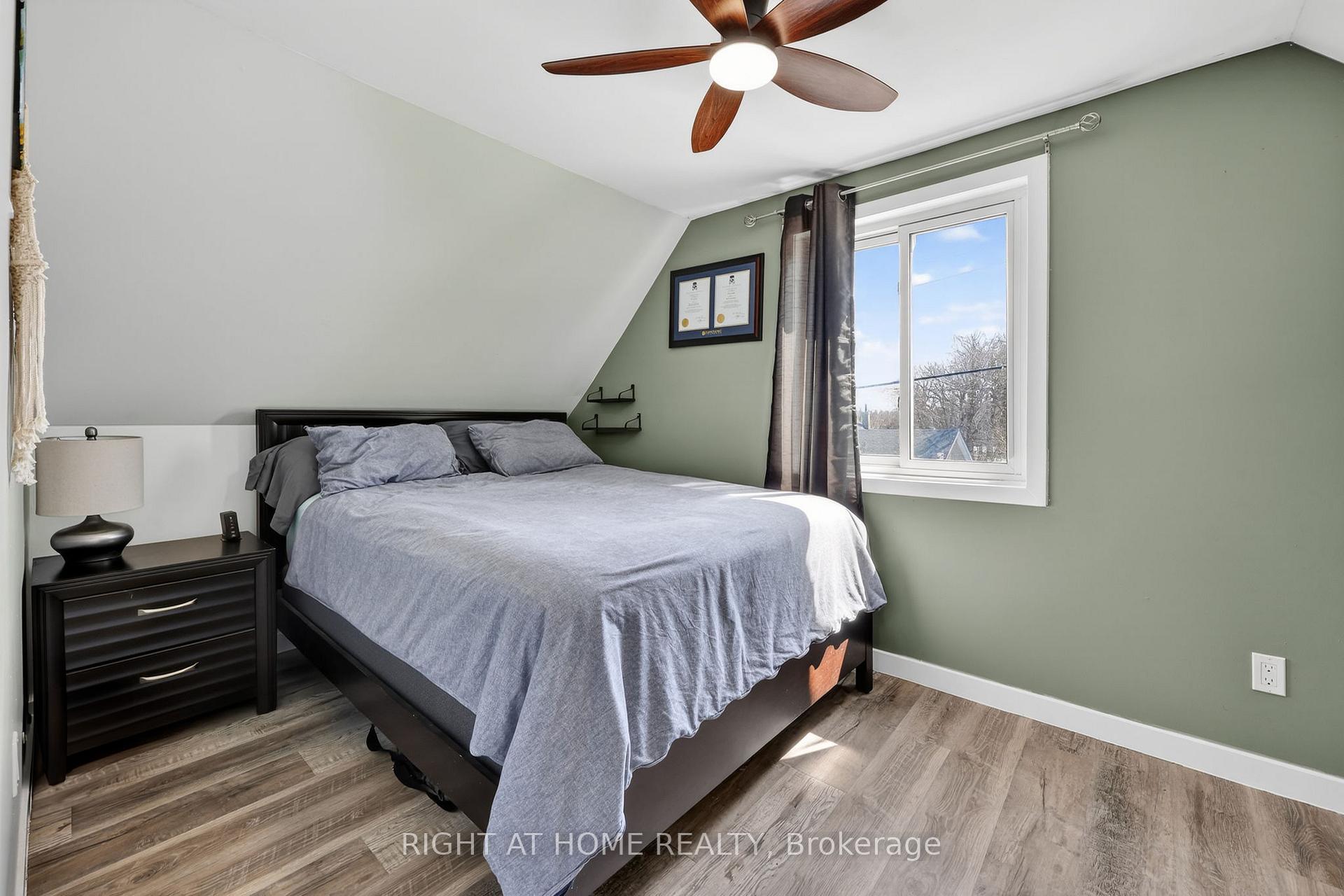 Photo 13 of 314 Bay Street, Midland — HOMEH