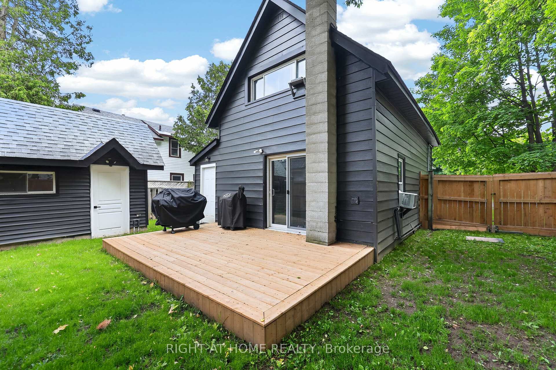 Photo 14 of 314 Bay Street, Midland — HOMEH
