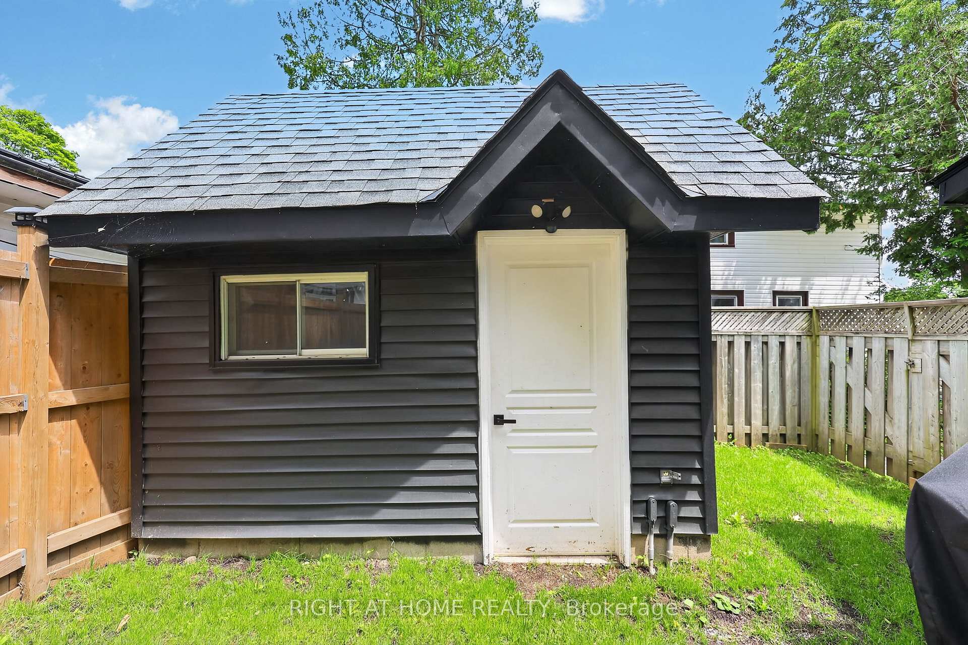 Photo 16 of 314 Bay Street, Midland — HOMEH