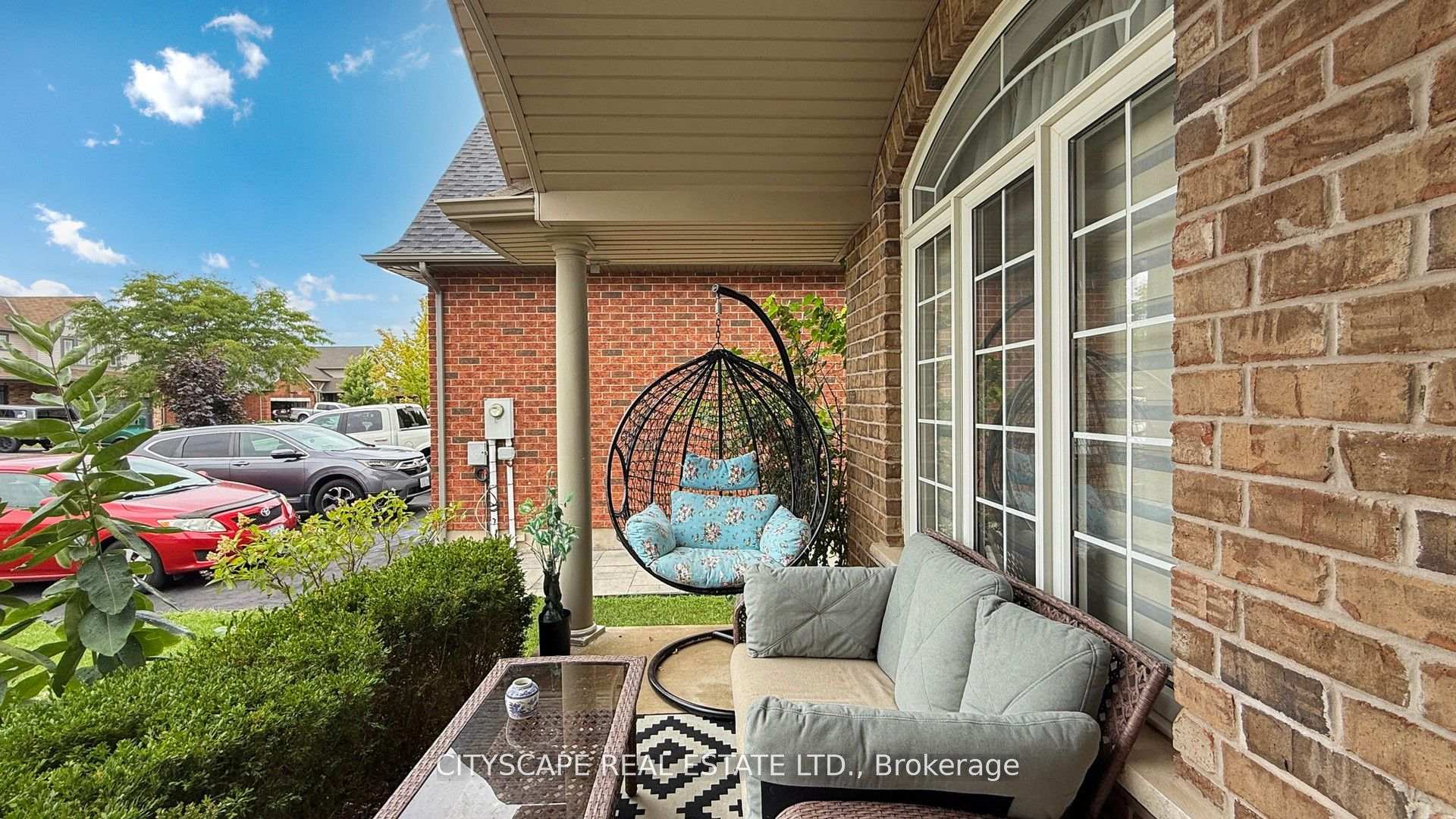 Photo 4 of 8655 Westport Drive, Niagara Falls, Forestview — HOMEH