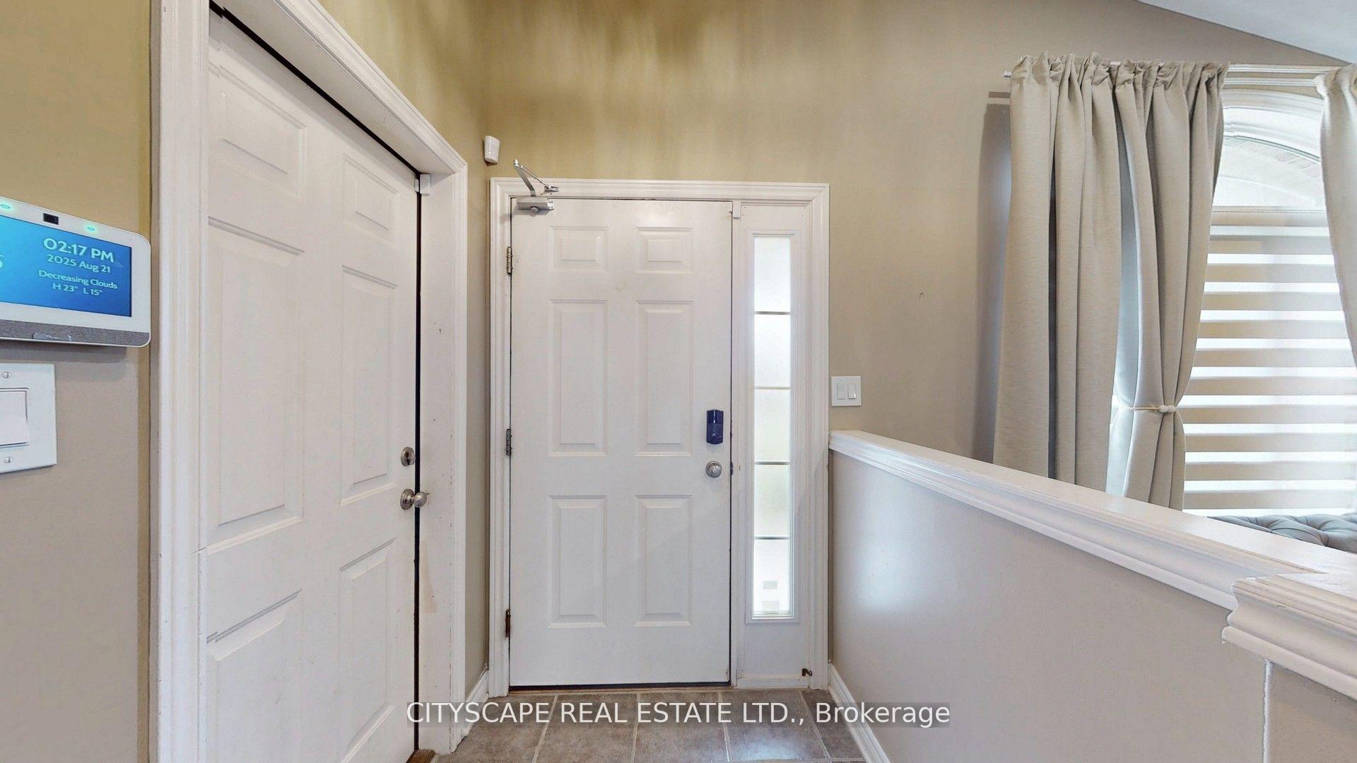Photo 5 of 8655 Westport Drive, Niagara Falls, Forestview — HOMEH