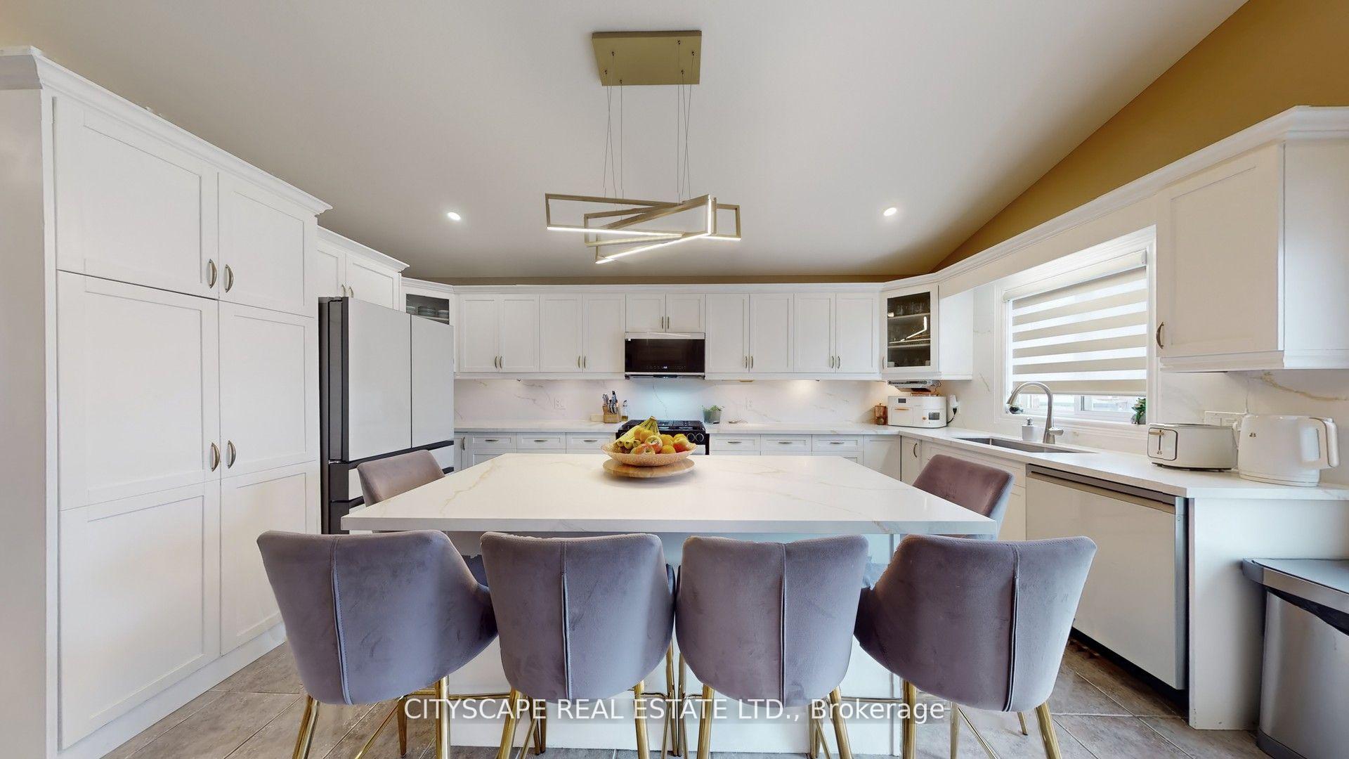 Photo 12 of 8655 Westport Drive, Niagara Falls, Forestview — HOMEH