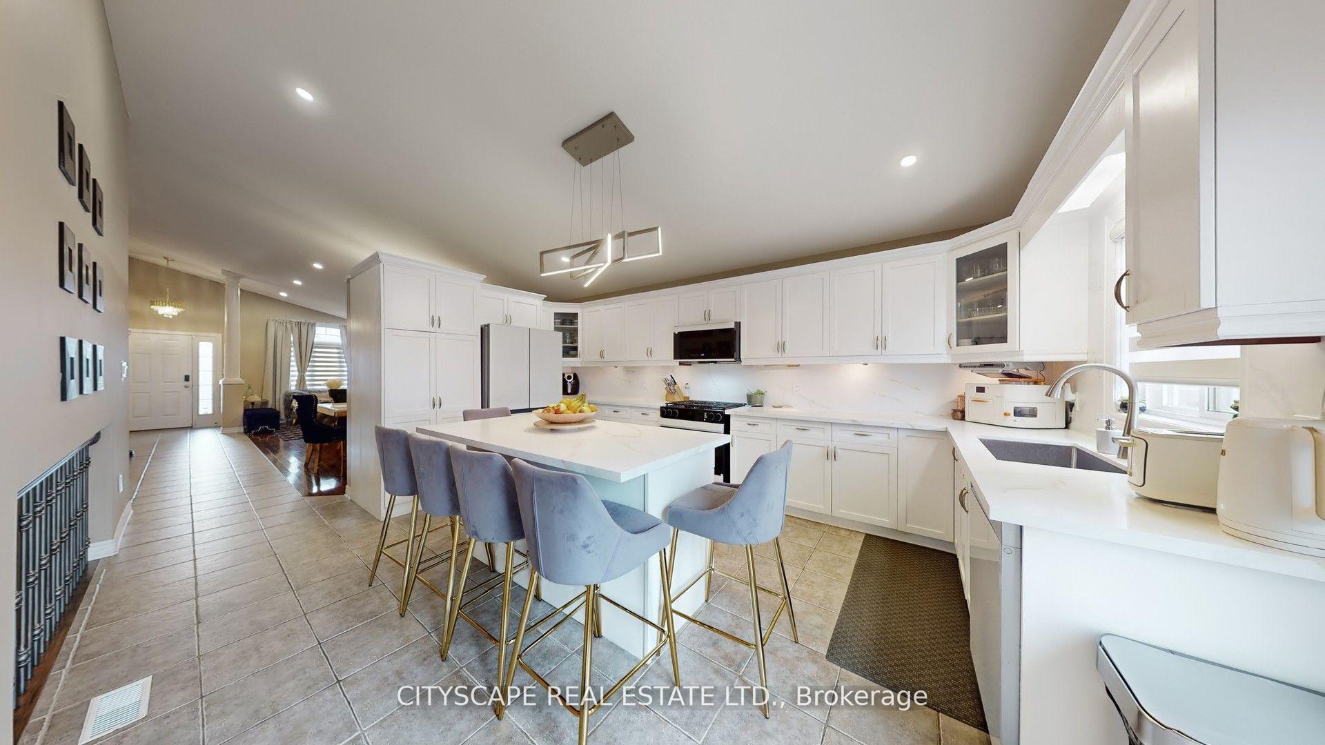 Photo 13 of 8655 Westport Drive, Niagara Falls, Forestview — HOMEH
