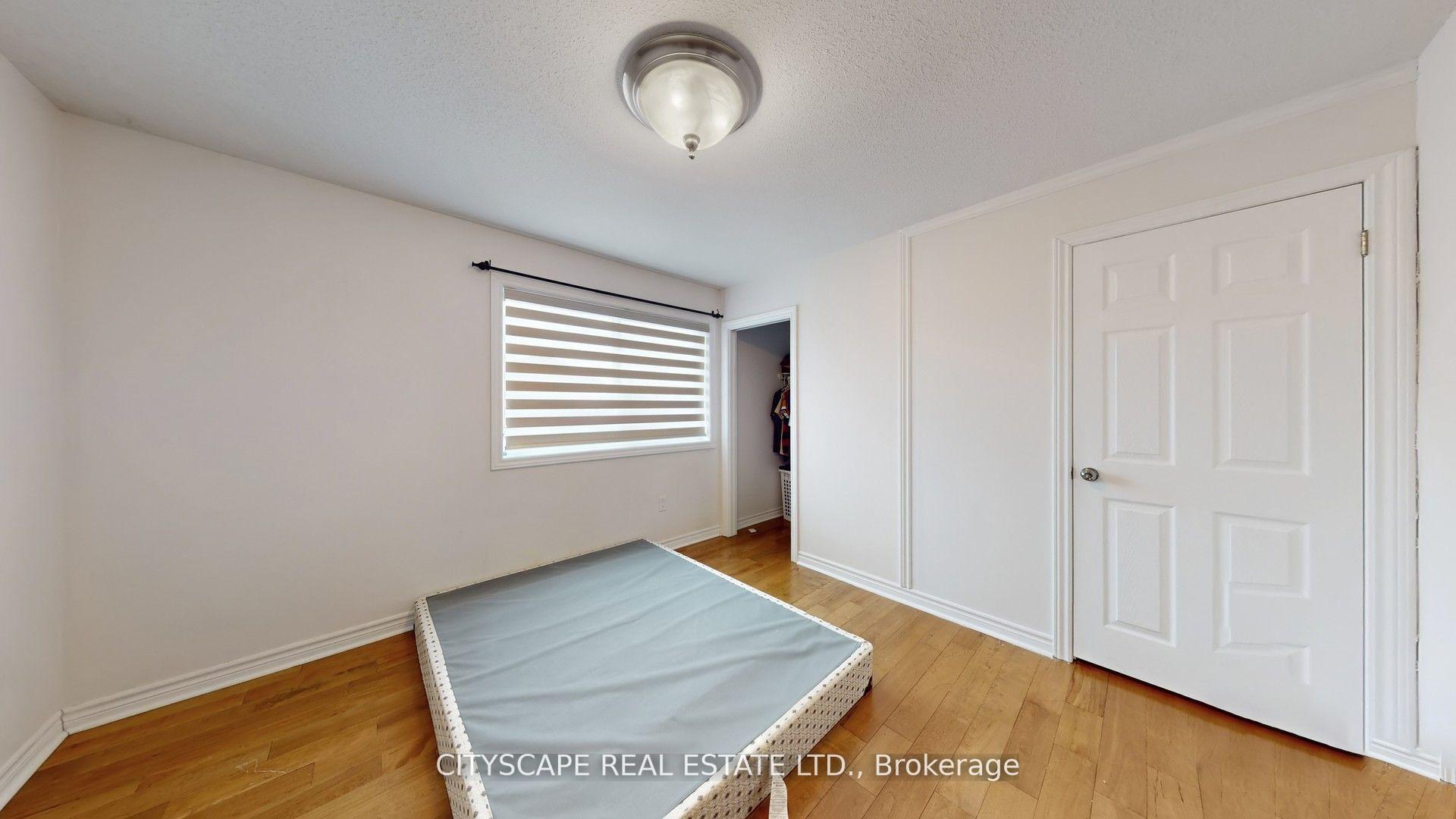 Photo 23 of 8655 Westport Drive, Niagara Falls, Forestview — HOMEH