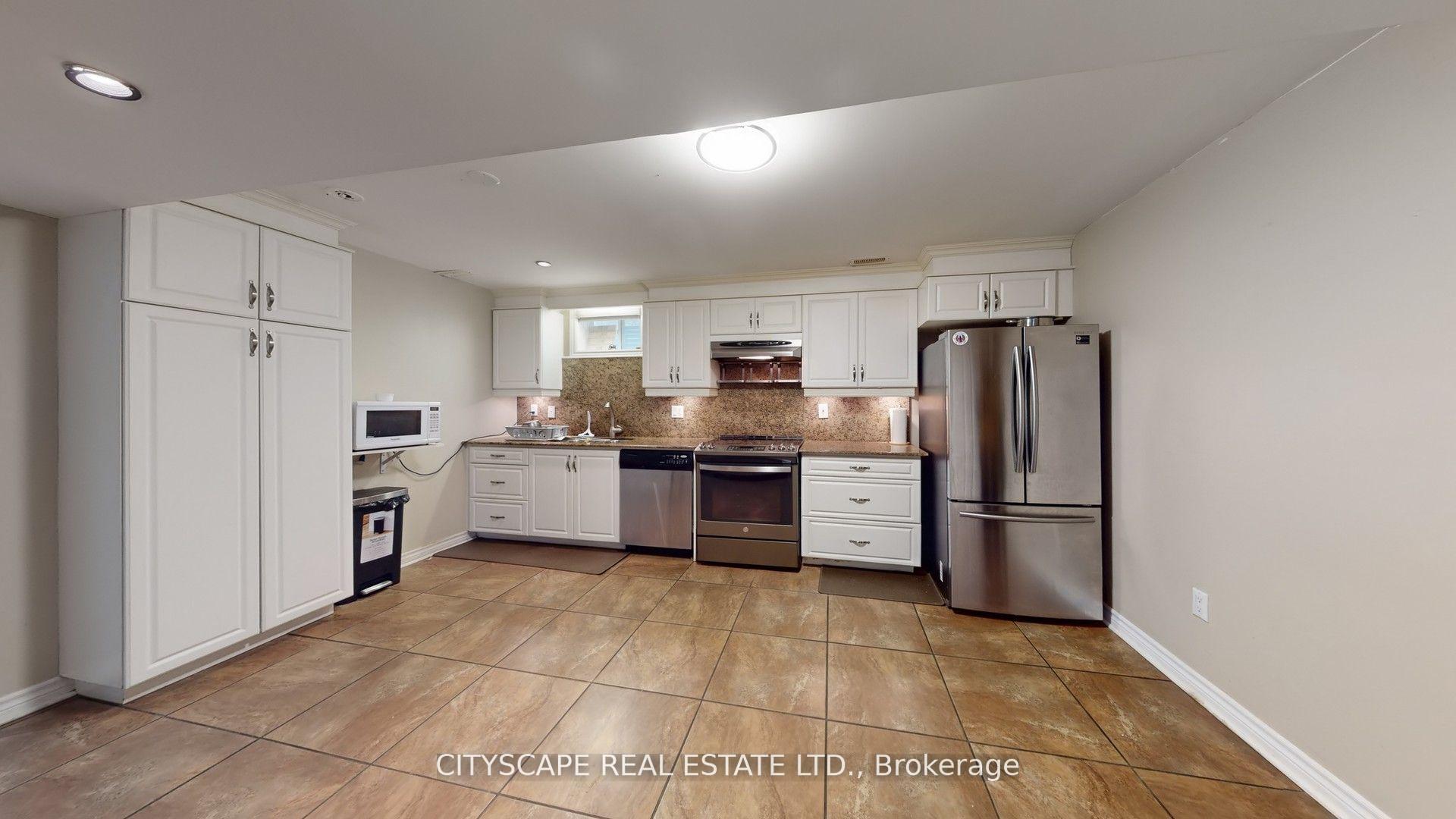 Photo 38 of 8655 Westport Drive, Niagara Falls, Forestview — HOMEH