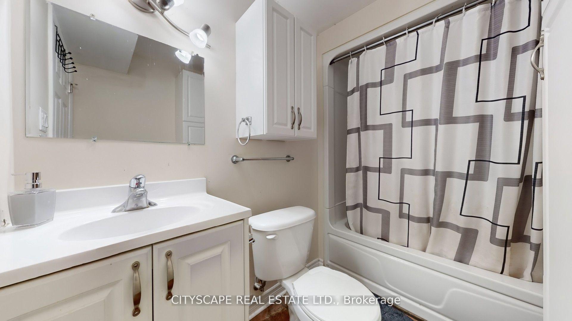 Photo 44 of 8655 Westport Drive, Niagara Falls, Forestview — HOMEH