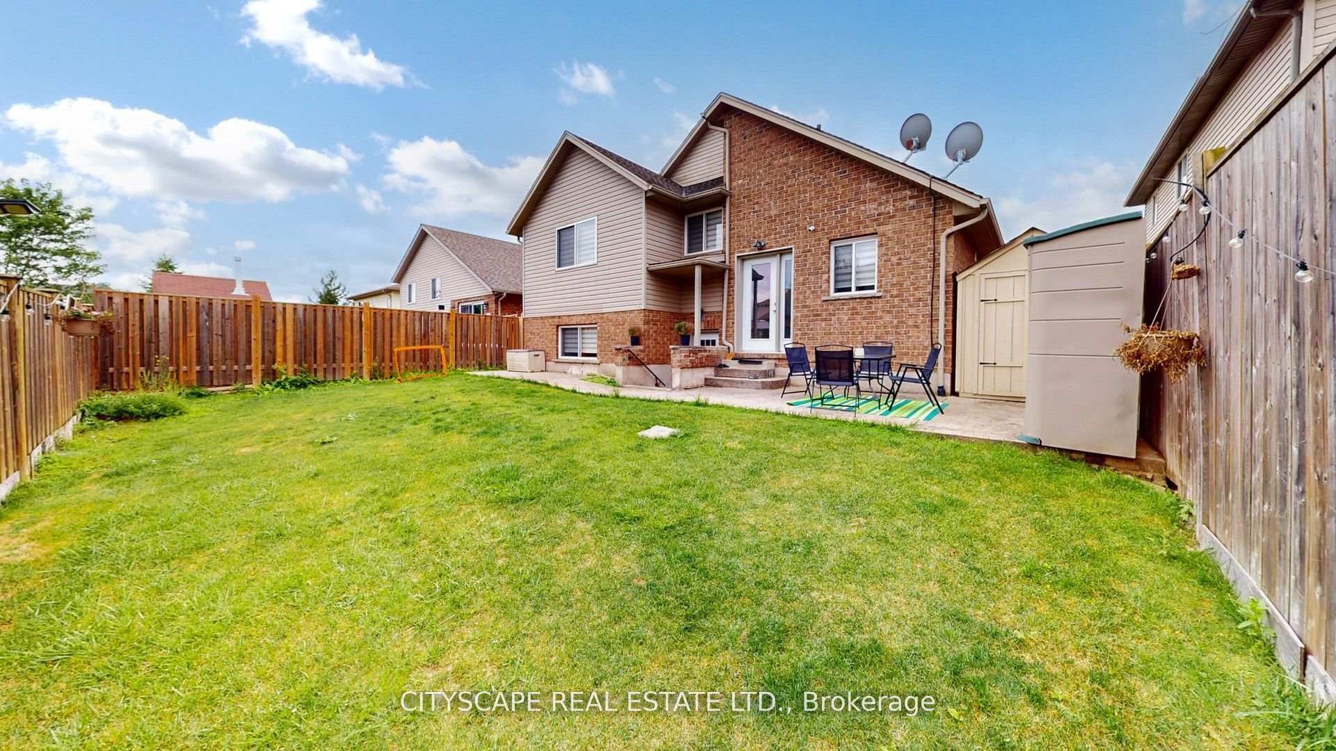 Photo 48 of 8655 Westport Drive, Niagara Falls, Forestview — HOMEH