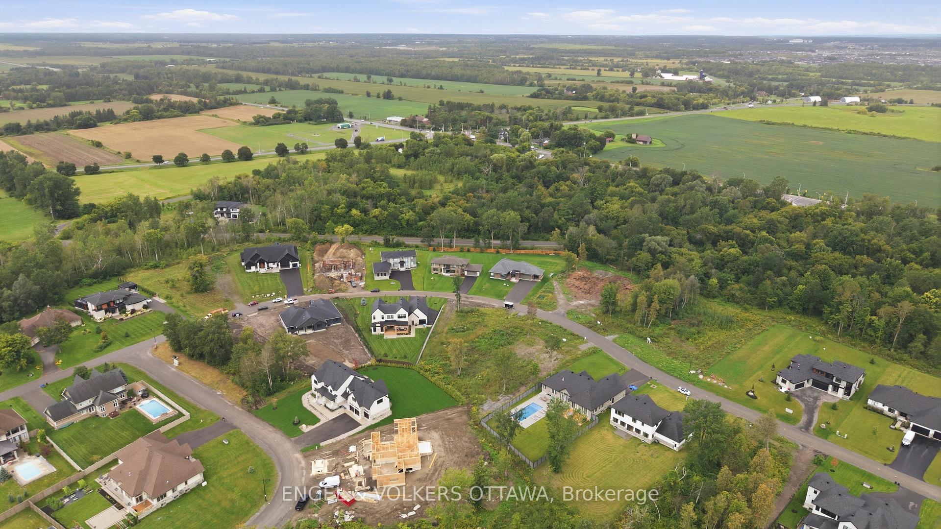Photo 3 of 261 Cabrelle Place, Ottawa, Manotick Village & Manotick Estates — HOMEH