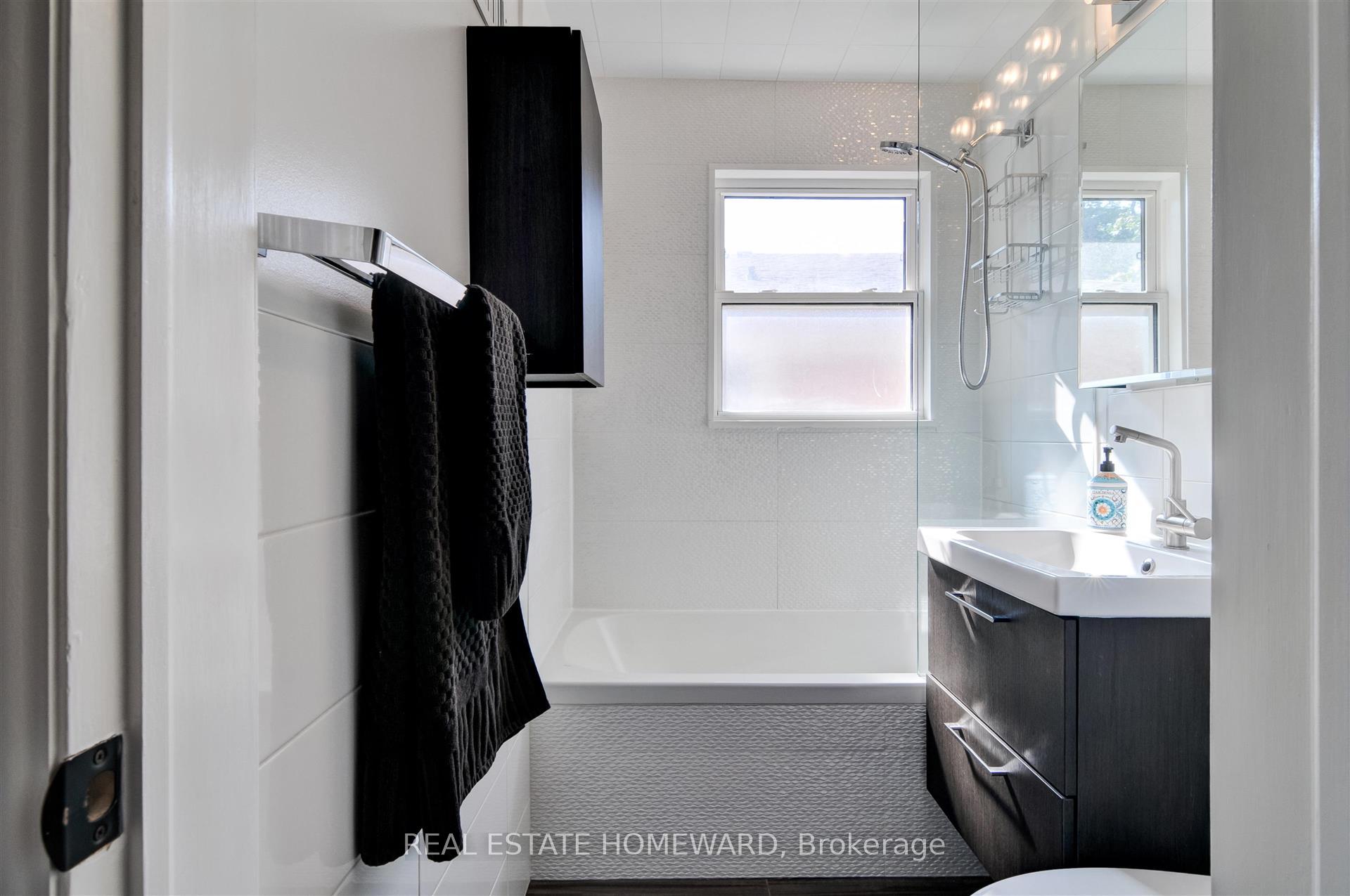 Photo 27 of Unit Main Floor, 21 Love Crescent, Toronto, The Beaches — HOMEH
