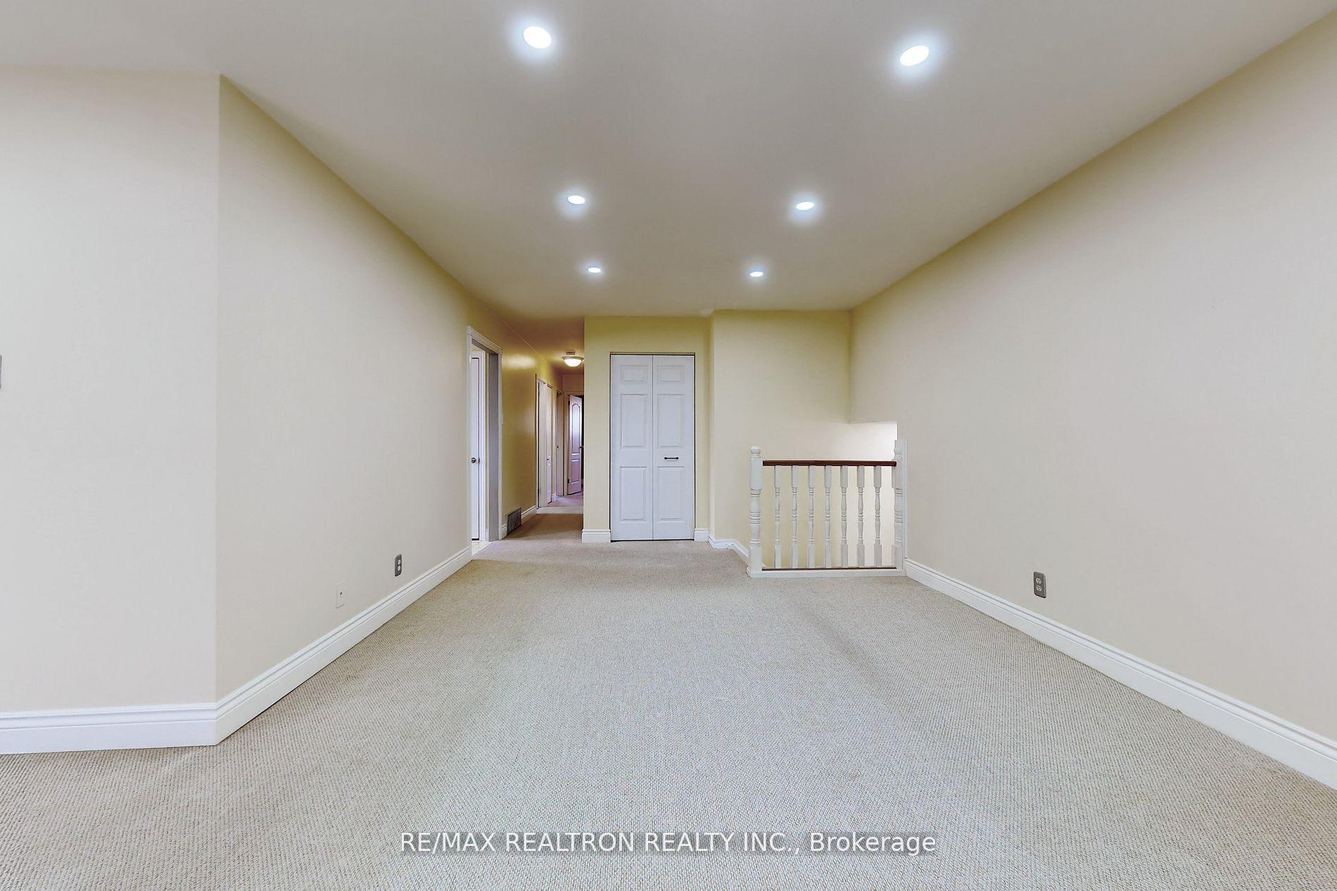 Photo 2 of 43 Odessa Street, Hamilton, Stoney Creek — HOMEH