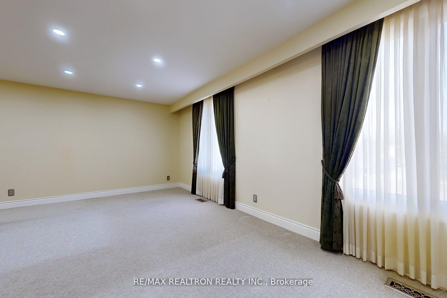 Photo 7 of 43 Odessa Street, Hamilton, Stoney Creek — HOMEH