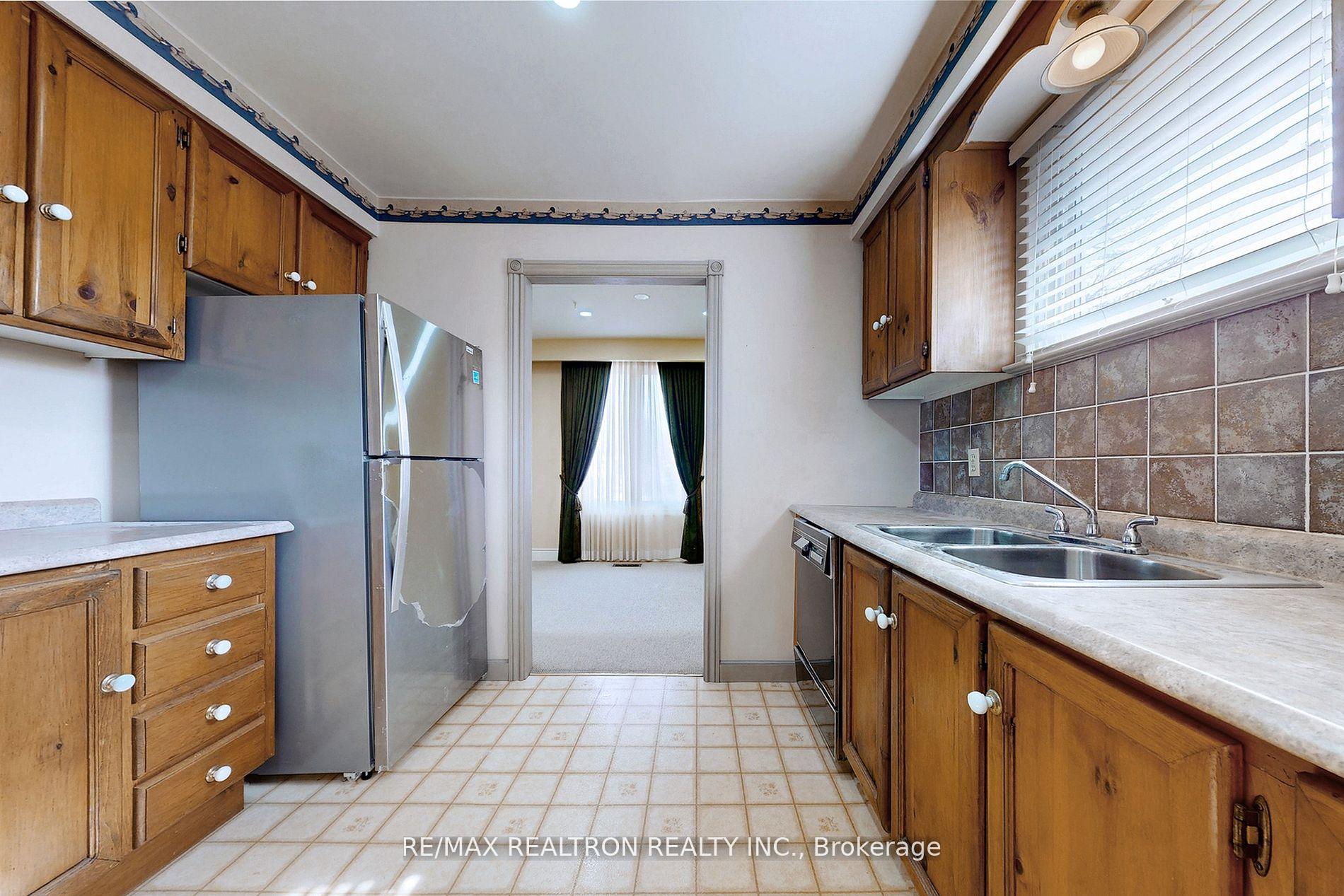 Photo 11 of 43 Odessa Street, Hamilton, Stoney Creek — HOMEH