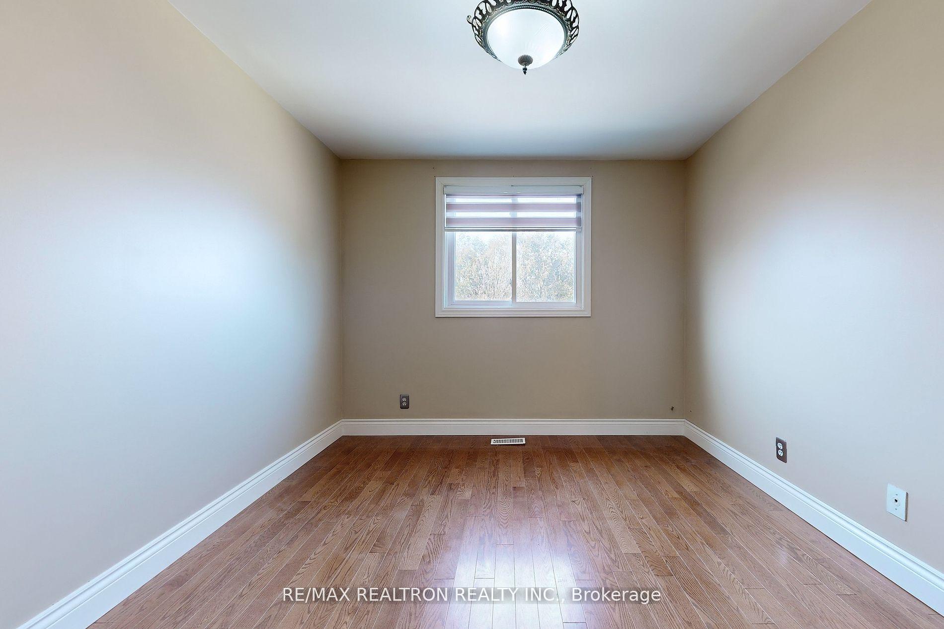 Photo 13 of 43 Odessa Street, Hamilton, Stoney Creek — HOMEH