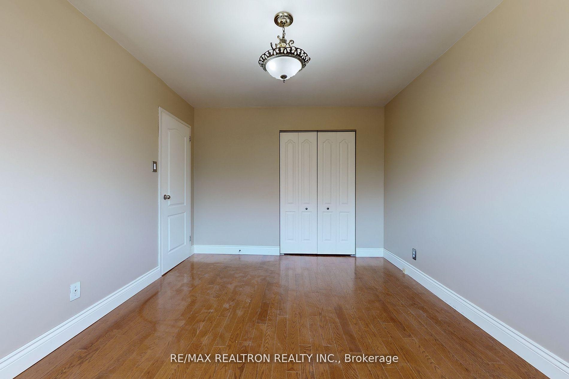 Photo 14 of 43 Odessa Street, Hamilton, Stoney Creek — HOMEH