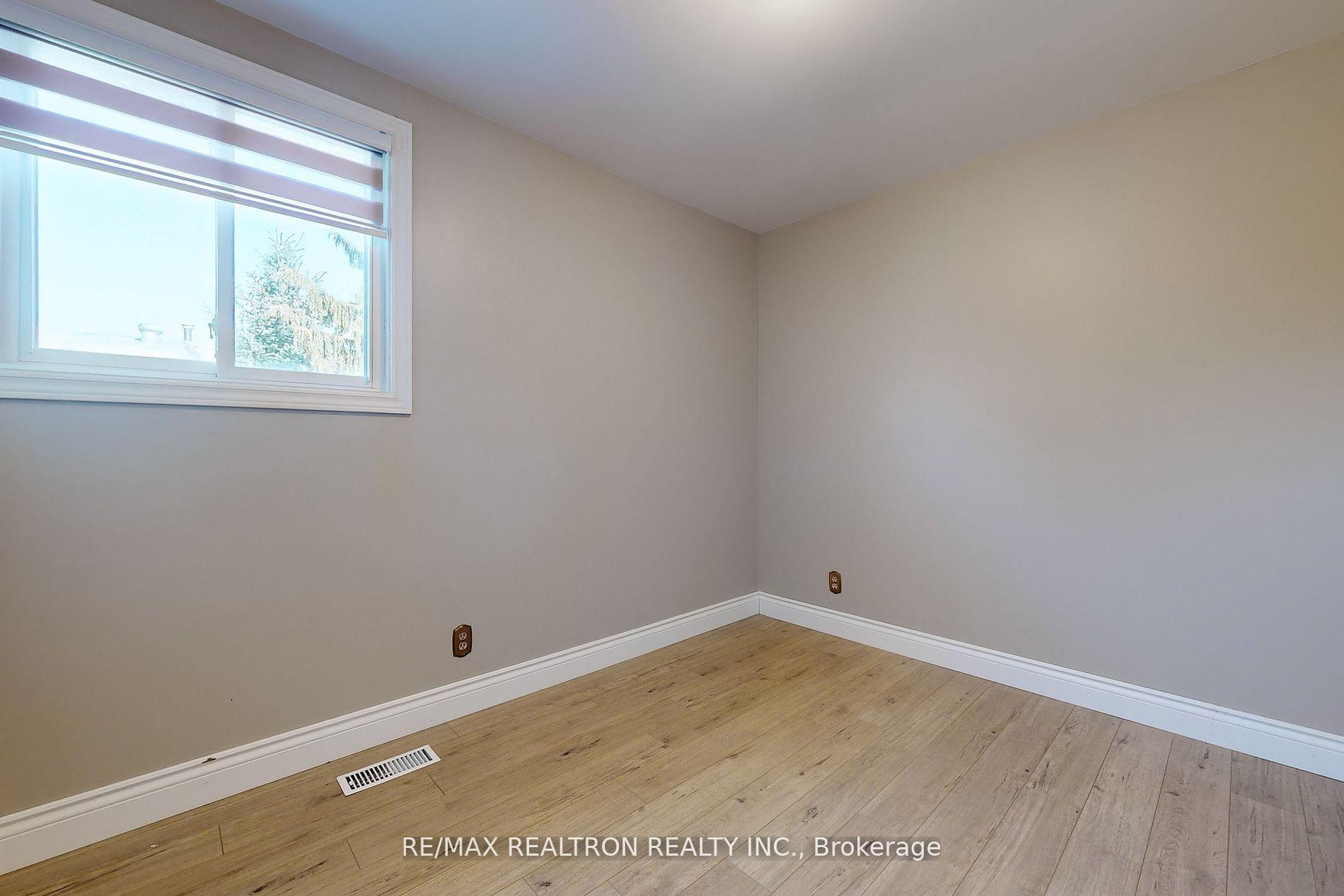 Photo 19 of 43 Odessa Street, Hamilton, Stoney Creek — HOMEH