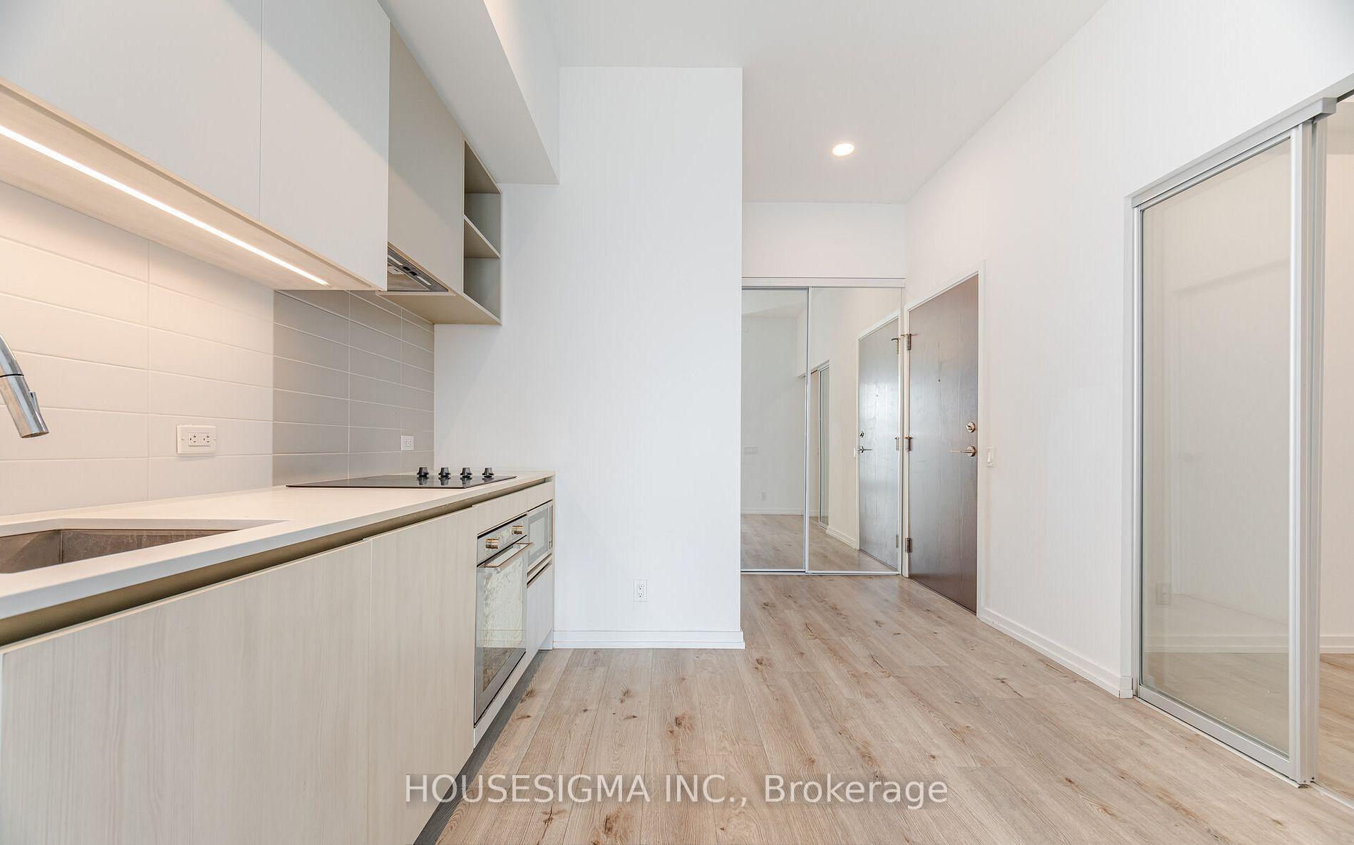 Photo 5 of 7890 Jane Street, Vaughan, Vaughan Corporate Centre — HOMEH