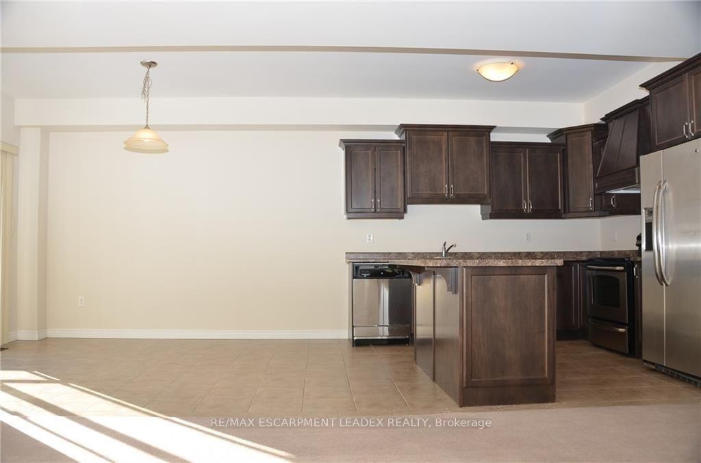 Photo 4 of 341 Stonehenge Drive, Hamilton, Ancaster — HOMEH