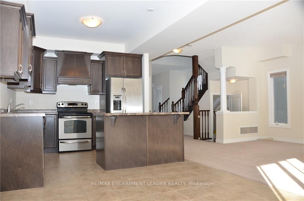 Photo 5 of 341 Stonehenge Drive, Hamilton, Ancaster — HOMEH