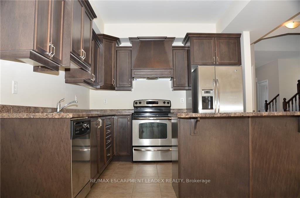 Photo 6 of 341 Stonehenge Drive, Hamilton, Ancaster — HOMEH