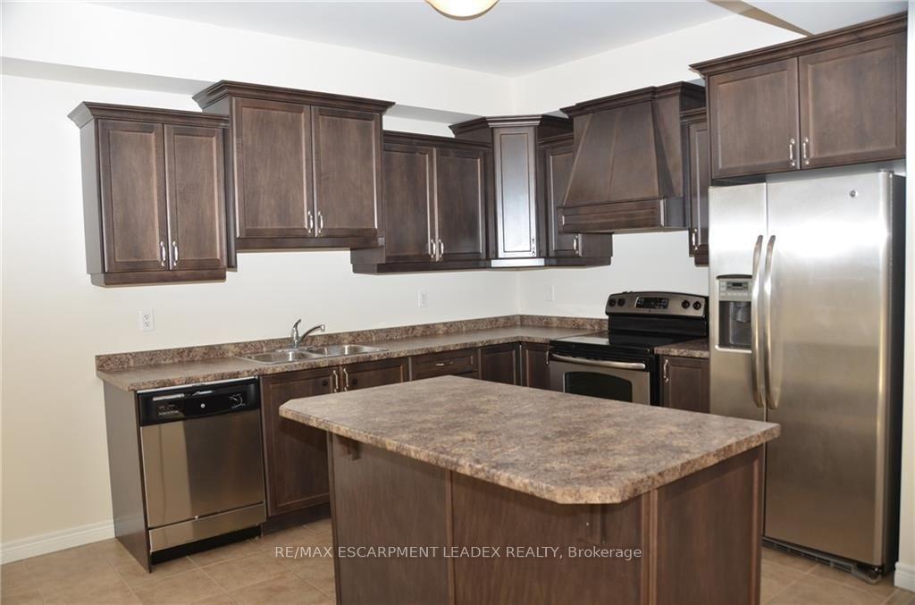 Photo 7 of 341 Stonehenge Drive, Hamilton, Ancaster — HOMEH