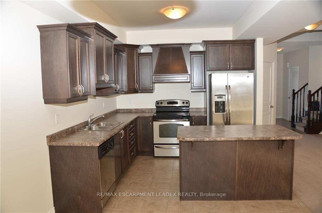 Photo 8 of 341 Stonehenge Drive, Hamilton, Ancaster — HOMEH