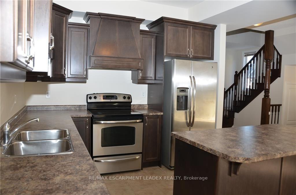 Photo 9 of 341 Stonehenge Drive, Hamilton, Ancaster — HOMEH