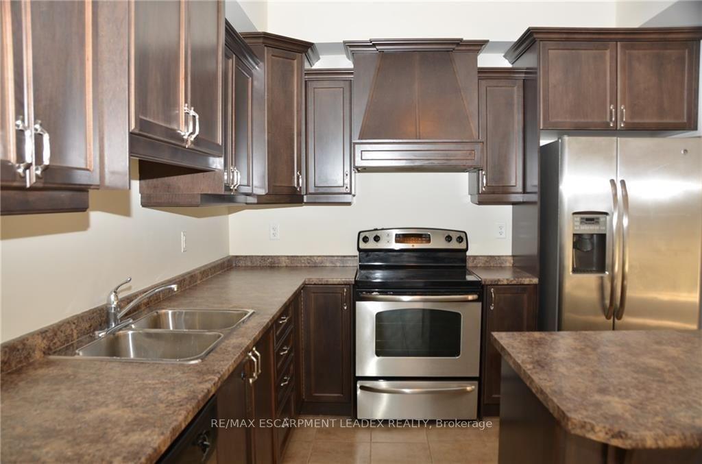 Photo 10 of 341 Stonehenge Drive, Hamilton, Ancaster — HOMEH
