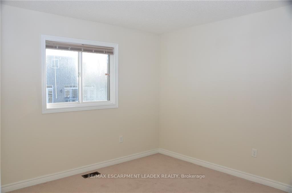 Photo 13 of 341 Stonehenge Drive, Hamilton, Ancaster — HOMEH