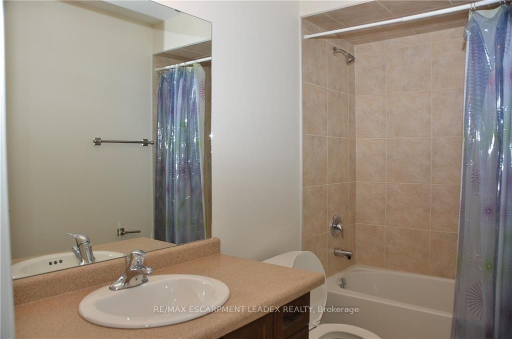 Photo 14 of 341 Stonehenge Drive, Hamilton, Ancaster — HOMEH