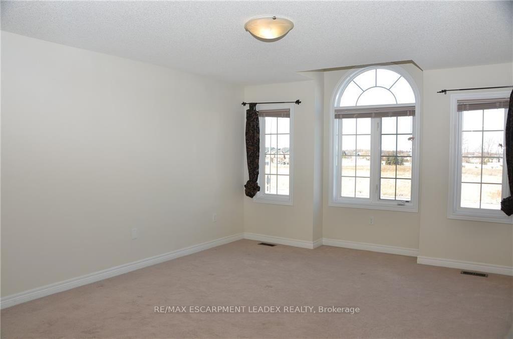 Photo 15 of 341 Stonehenge Drive, Hamilton, Ancaster — HOMEH