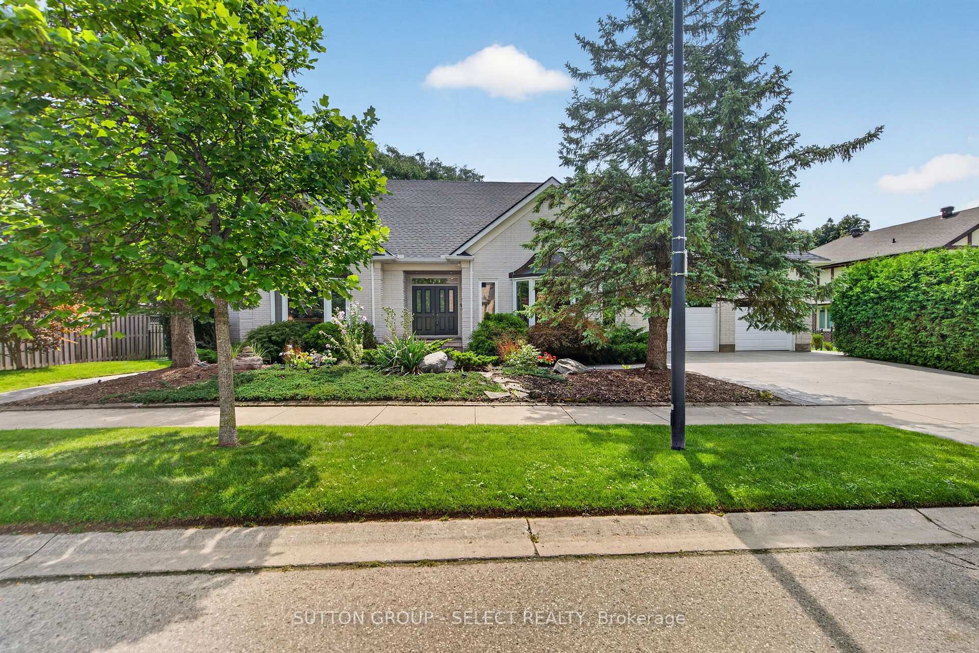 Photo 2 of 173 Whiteacres Drive, London, North F — HOMEH