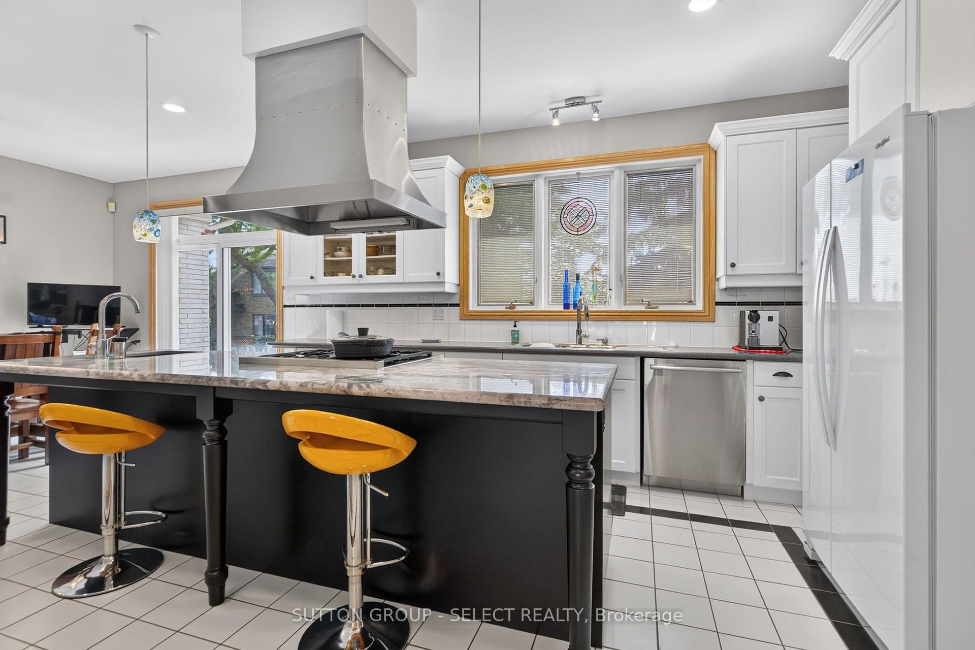 Photo 15 of 173 Whiteacres Drive, London, North F — HOMEH