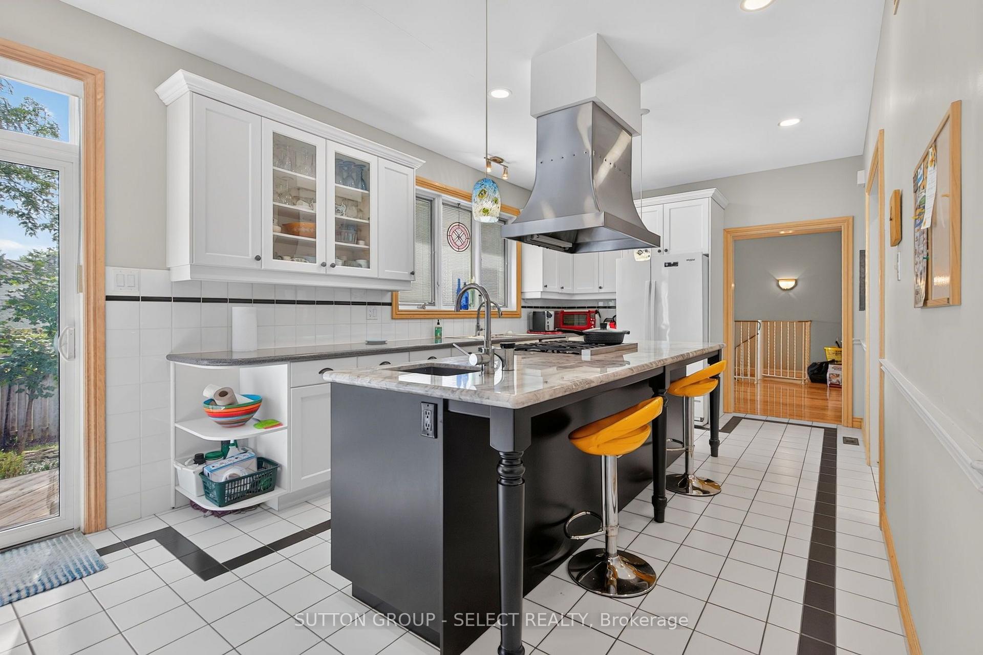 Photo 16 of 173 Whiteacres Drive, London, North F — HOMEH