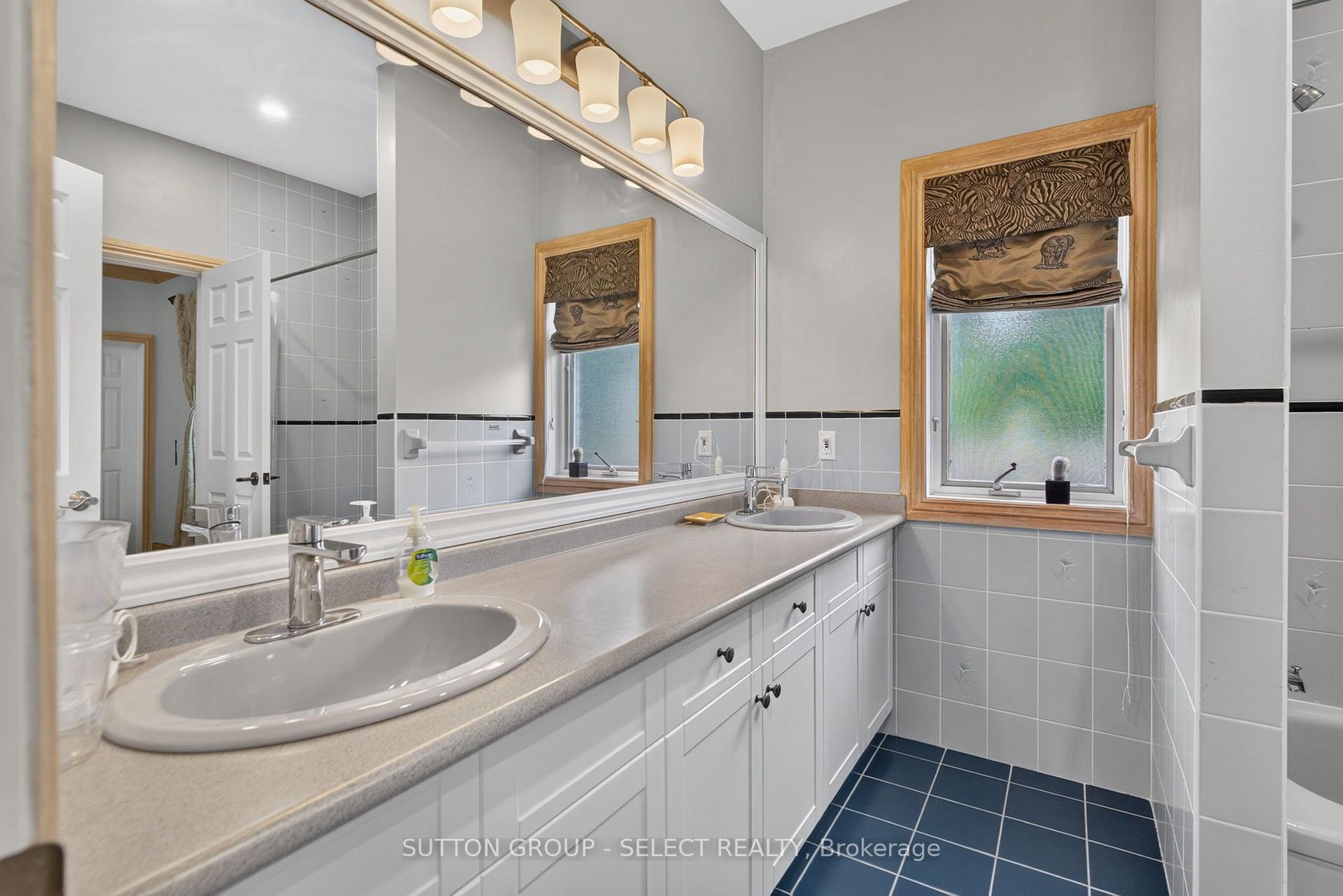 Photo 27 of 173 Whiteacres Drive, London, North F — HOMEH