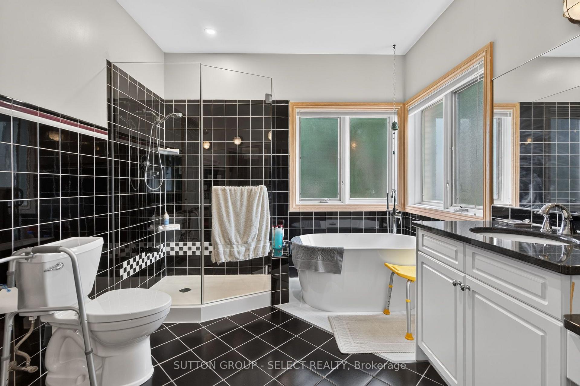 Photo 34 of 173 Whiteacres Drive, London, North F — HOMEH