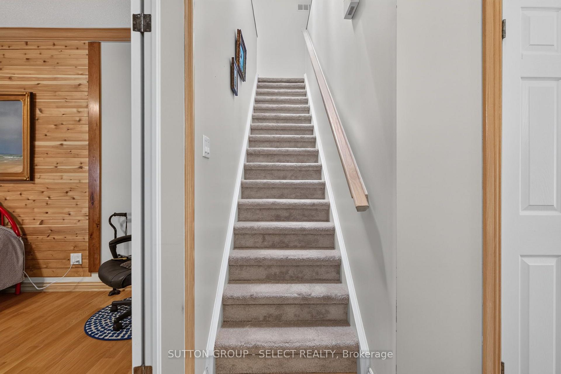 Photo 35 of 173 Whiteacres Drive, London, North F — HOMEH