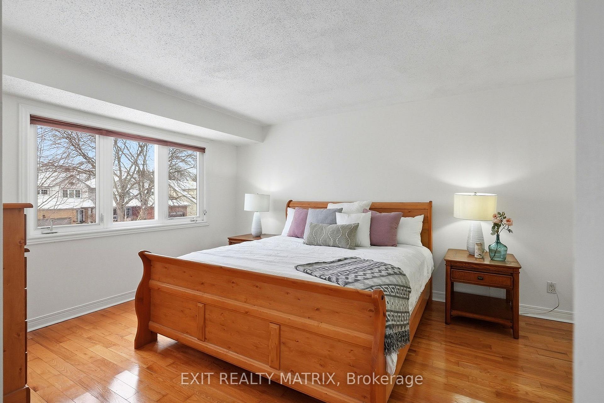 Photo 9 of 727 Brome Crescent, Ottawa, Fallingbrook/Ridgemount — HOMEH