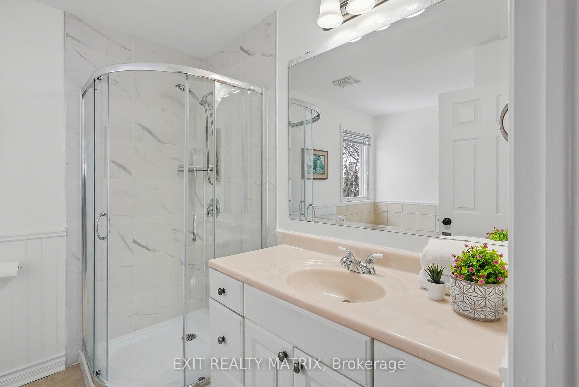 Photo 11 of 727 Brome Crescent, Ottawa, Fallingbrook/Ridgemount — HOMEH